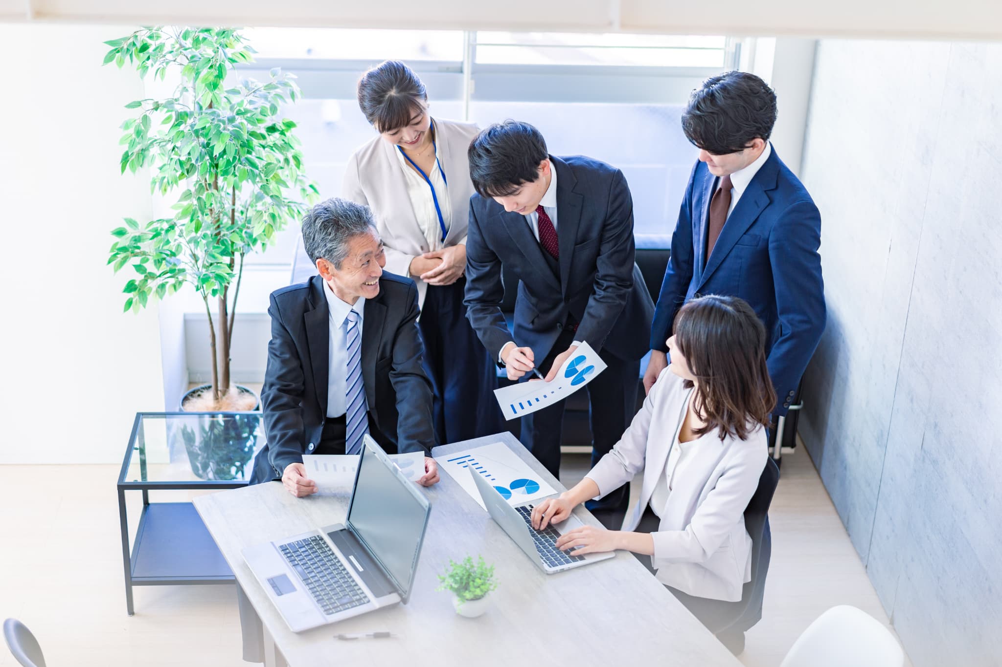 自社で役割分担