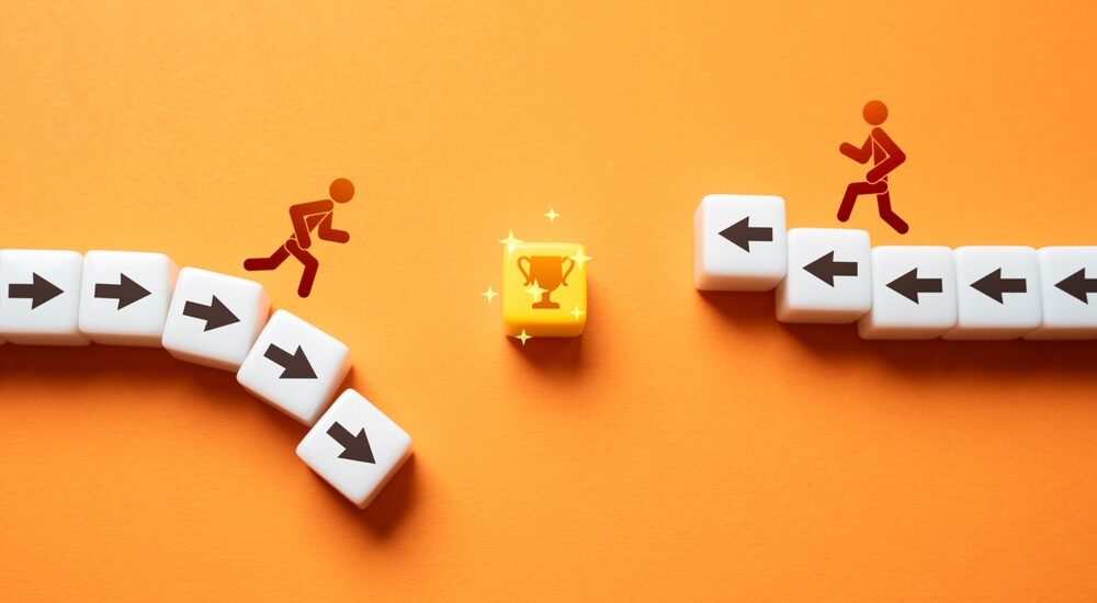 ゴールに向かって走っている二人