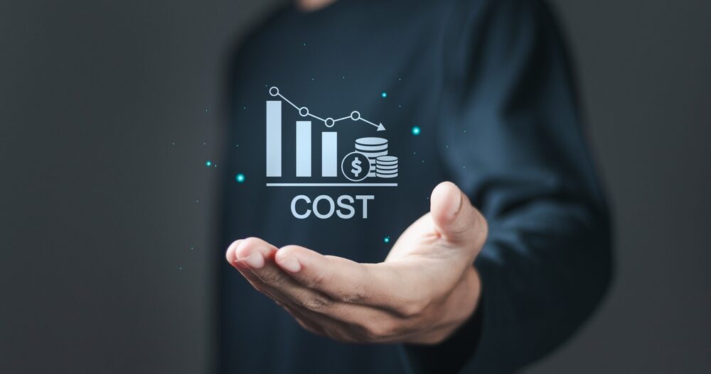 価格を持っている男性